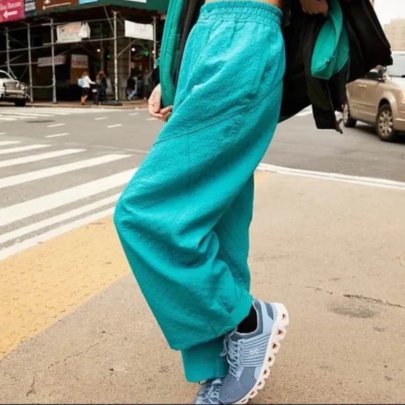 NWOT Free People Movement flipside quilted green/teal pants wavy waters large - Picture 3 of 9